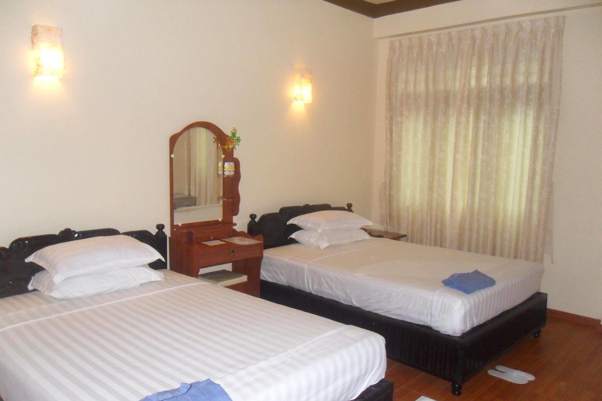 Vintage Hpa An Hotel Exterior photo